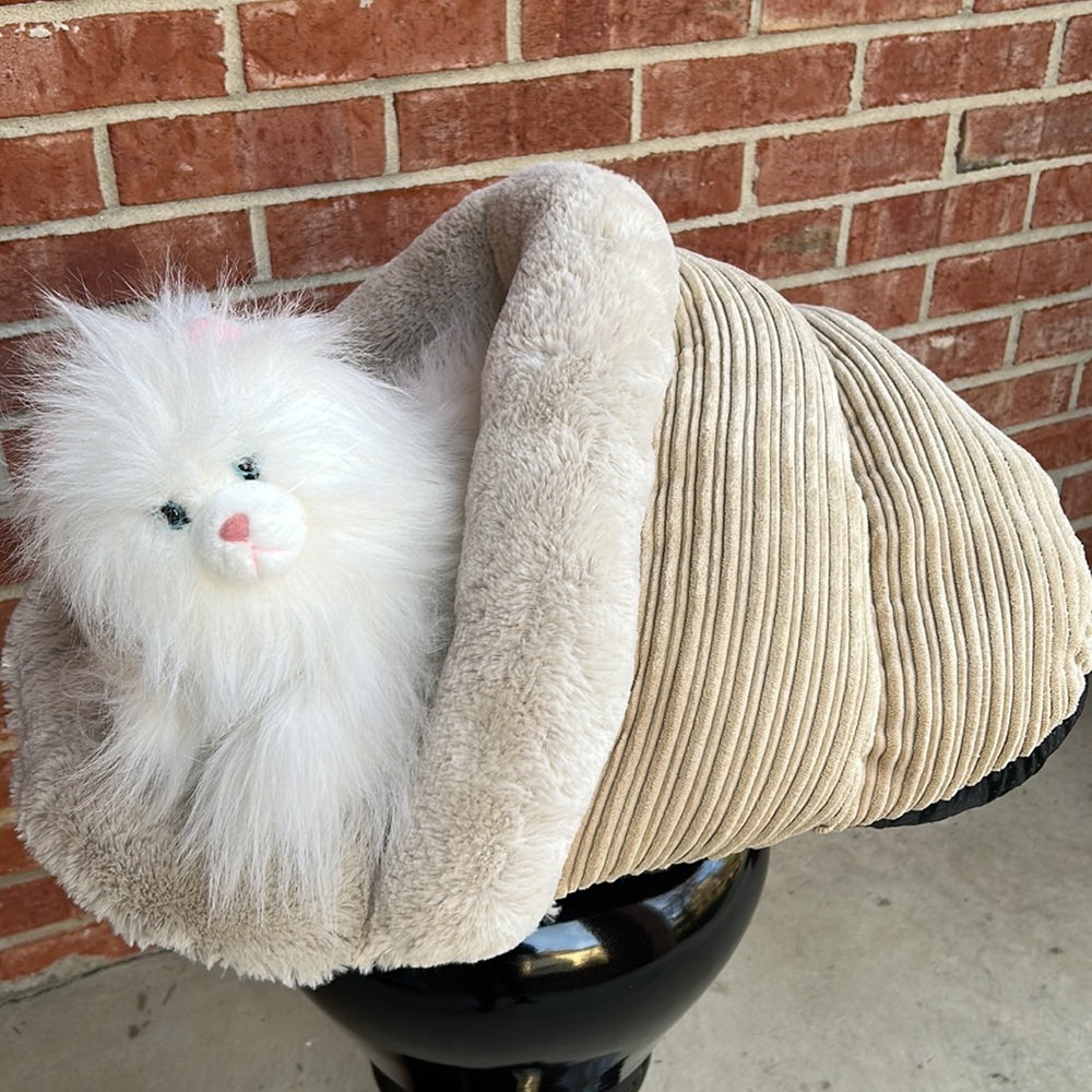Sleepy Pet TwoTone Giant Slipper Pet Bed